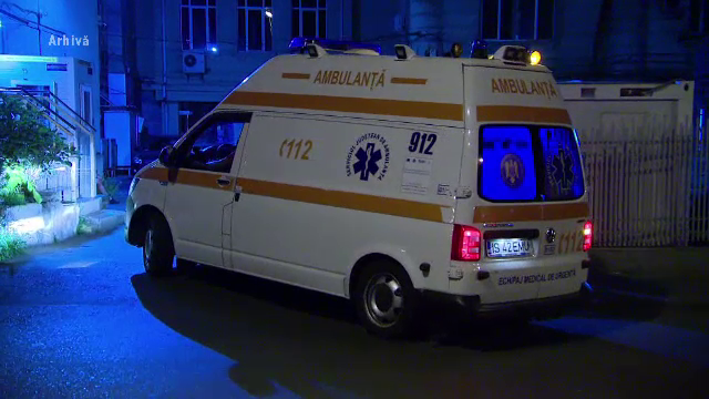 România, țara tuturor posibilităților. O femeie cu probleme psihice a născut în stradă, în miez de noapte, la Botoșani