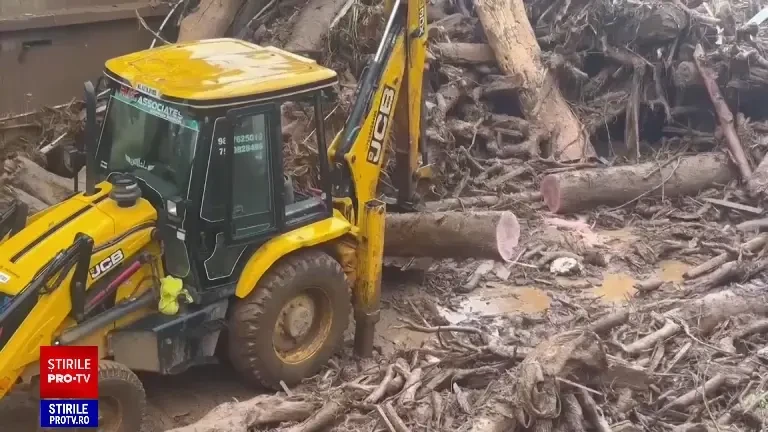 Case distruse, oameni prinși în noroi și zeci de morți, după o alunecare de teren. "Este cel mai grav dezastru din 2018"