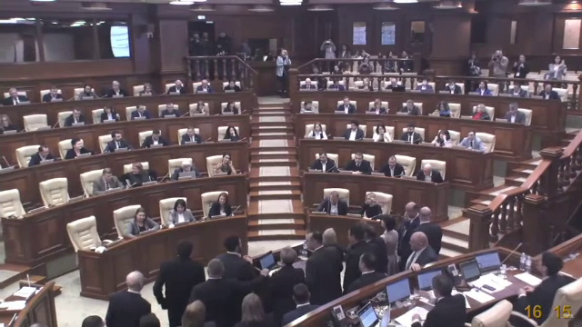 Percheziții în Parlamentul Republicii Moldova într-un caz de „trădare de patrie”. Un înalt oficial ar fi spionat pentru ruși