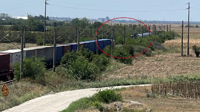 Două trenuri s-au oprit faţă în faţă pe aceeaşi linie, între Roşiori Nord- Caracal. Ce s-a întâmplat cu călătorii