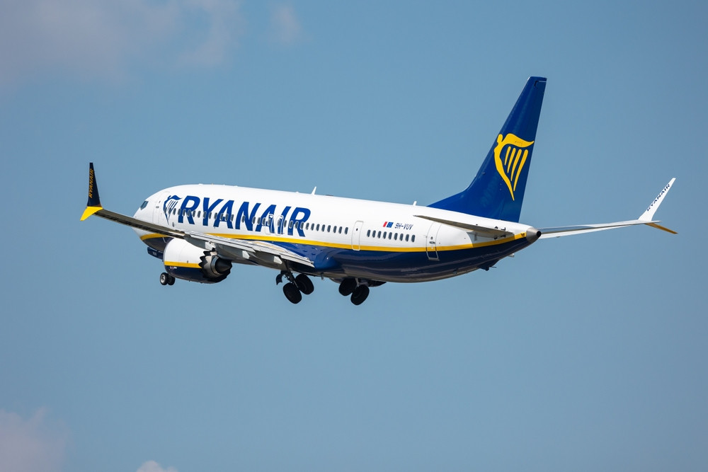 Incident pe Aeroportul Otopeni: Un avion Ryanair, cu 194 de persoane la bord, a cerut să revină de urgenţă pe aeroport