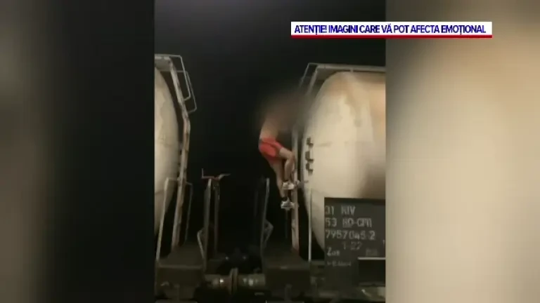 ANIMAȚIE GRAFICĂ. Cum a fost electrocutat pe tren tânărul din Arad, încurajat de prieteni. A făcut doar câțiva pași