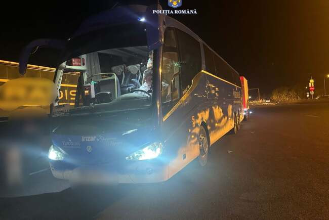 Scandal ireal pe Autostrada A1 între șoferul drogat al unui autocar și o pasageră care transporta droguri și a sunat la 112