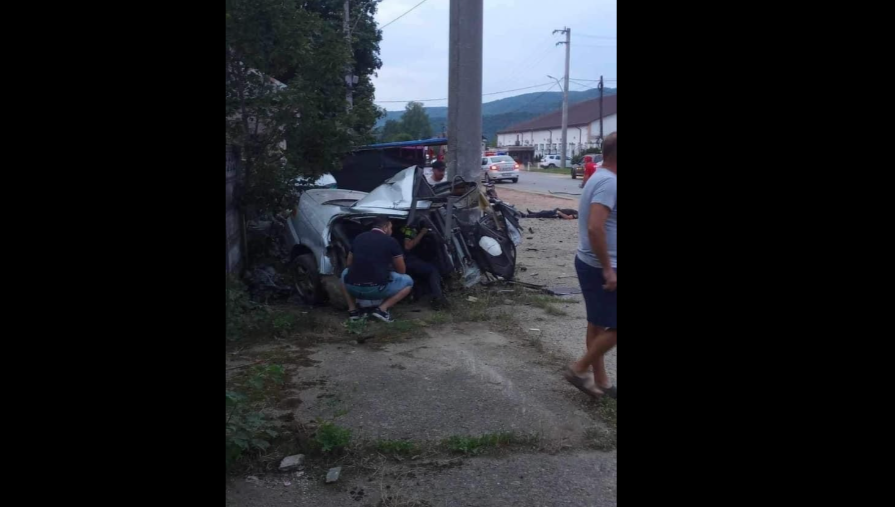Doi agenţi de poliţie au murit într-un accident rutier, în Maramureș, iar colega lor e grav rănită