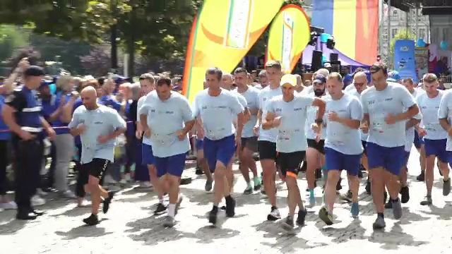 Cei mai iuți poștați români s-au luat la întrecere la Iași: ”Dacă David Popovici a putut, Lucian al nostru poate și el”