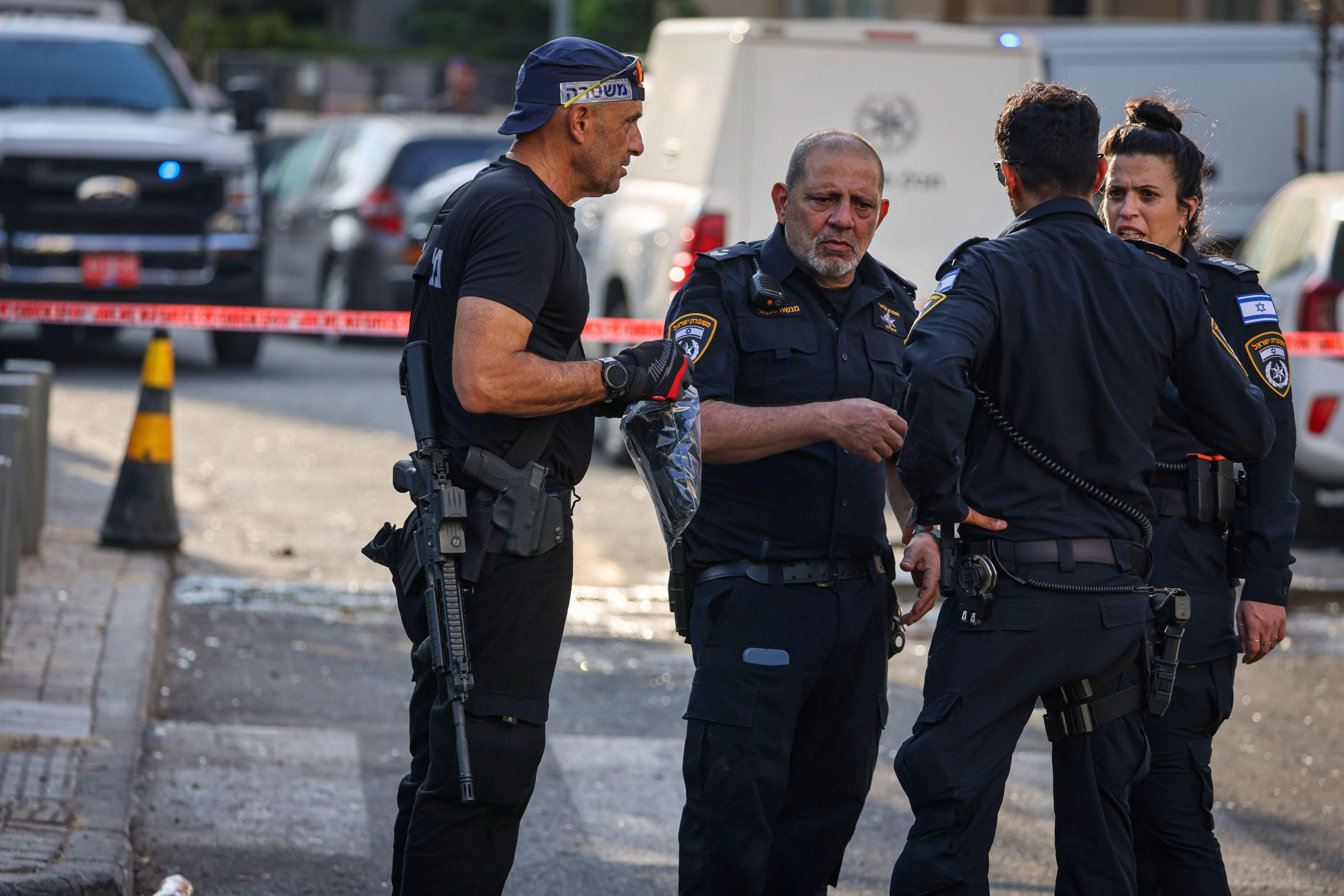 Atac cu cuţitul lângă Tel Aviv. Două persoane au murit și alte două au fost rănite