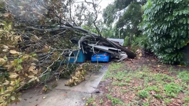 Furtuna tropicală Debbie lovește SUA cu forța unui uragan. Vântul va depăși 130 km/h