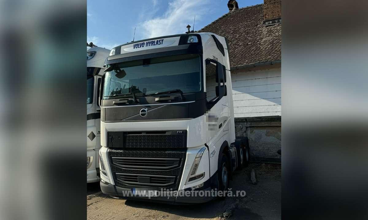 Șoferul unui TIR de 90.000 de euro s-a ales cu dosar penal după o descoperire făcută de polițiștii din Giurgiu