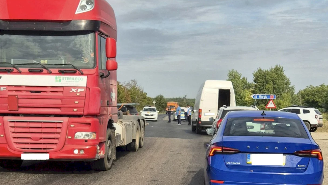 Un șofer de 20 de ani a ucis un motociclist pe Centura Capitalei. L-a proiectat în altă mașină și a fugit de la fața locului