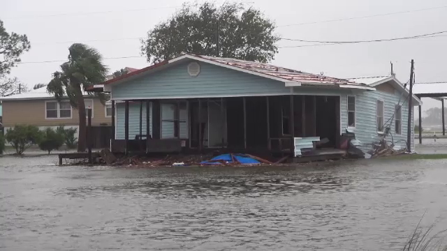Debby a ucis patru oameni și va lovi năprasnic în Statele Unite. ”Această furtună este uriașă”