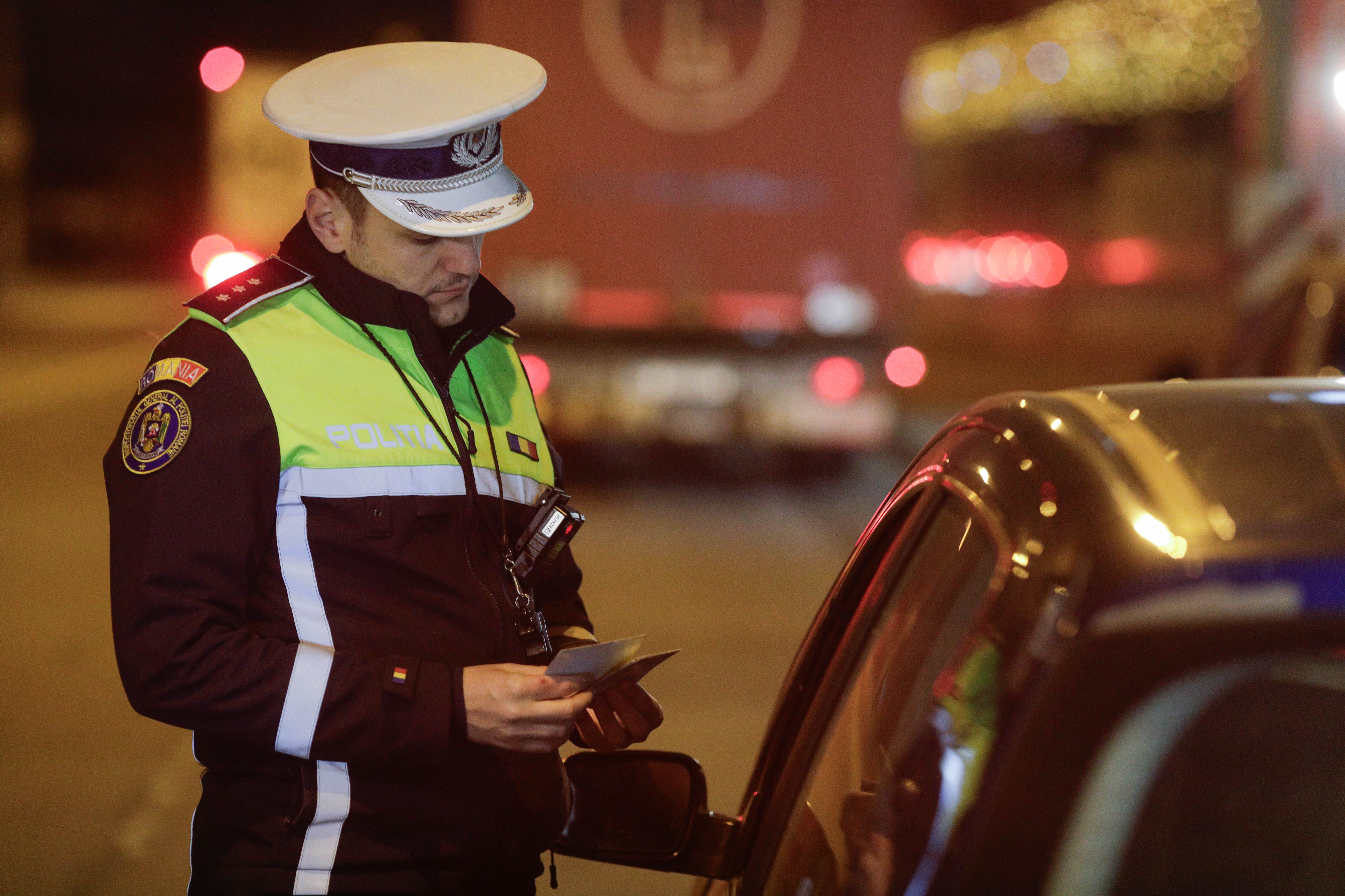 Șoferii care nu își plătesc amenzile de circulație în termen de 90 de zile ar putea rămâne fără permis