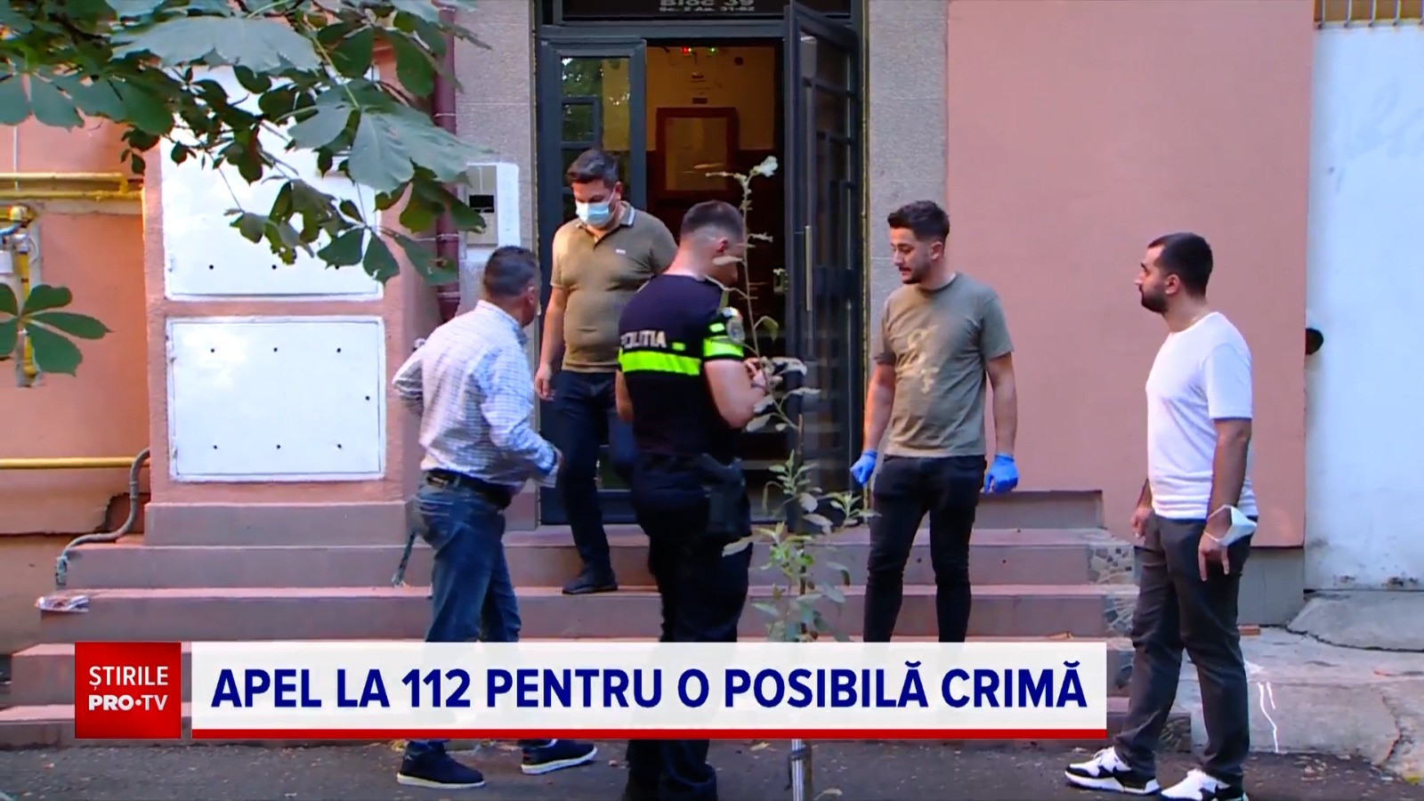 O mamă și copiii săi au fost găsiți morți într-un apartament din București. Una dintre victime era chiar în pragul ușii