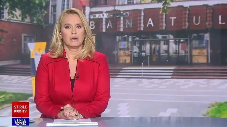 Omagii pentru Nicu Covaci, la Filarmonica Banatul din Timișoara. Ce scrie pe sicriul alb al muzicianului