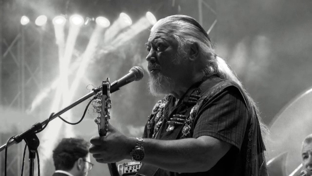 Fanii și apropiații au mers să-și ia rămas bun de la fondatorul trupei Phoenix, Nicu Covaci. Mesajul lui Mircea Baniciu