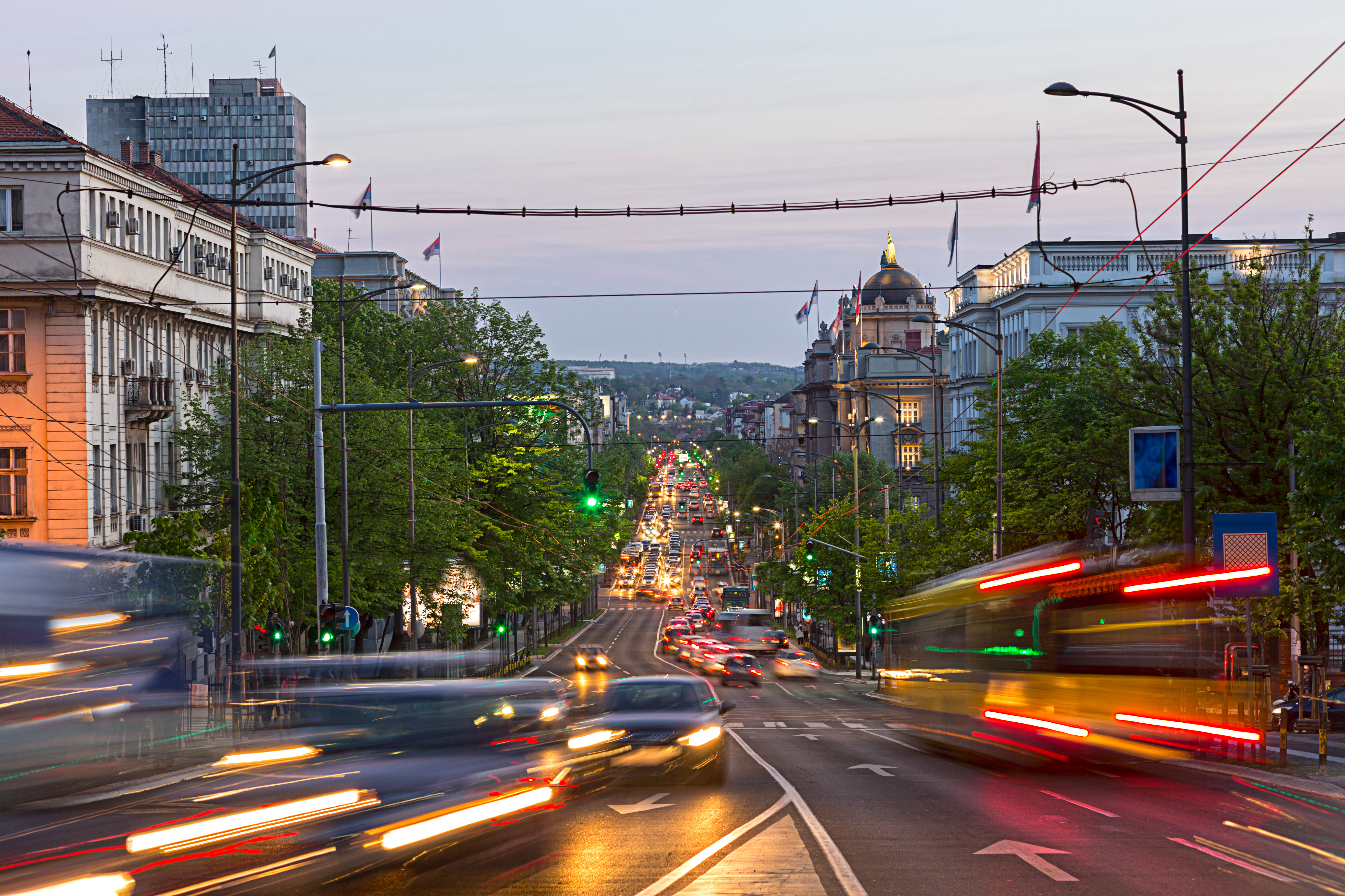 Reguli de circulație în Serbia. Ce amenzi riști dacă mergi cu mașina în vacanță și nu respecți indicatoarele