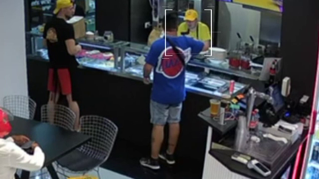 Reacția unui om de afaceri străin când un român l-a amenințat cu pistolul, în București. Ce a urmat