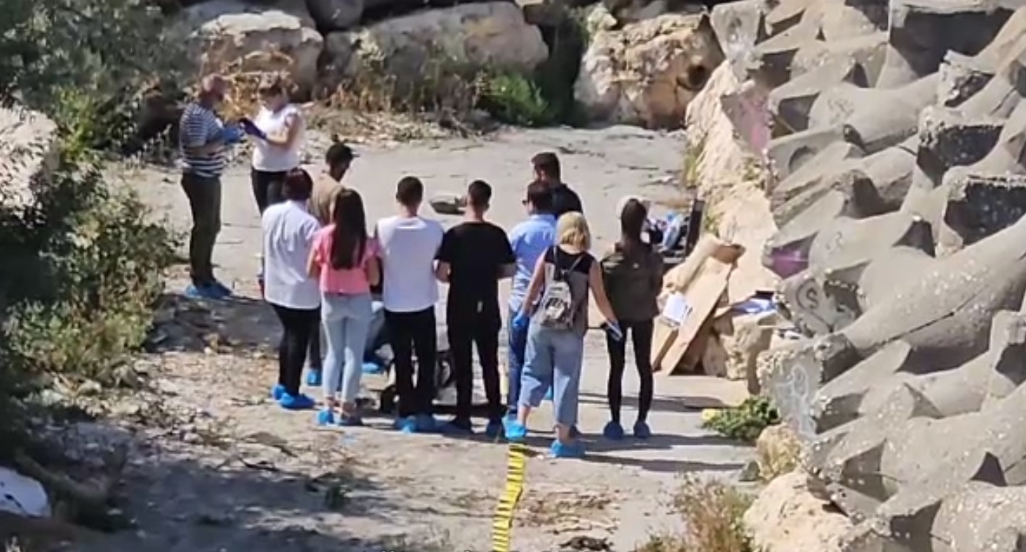 Moarte suspectă la Mamaia. Ce avea pe corp un tânăr găsit fără suflare pe dig