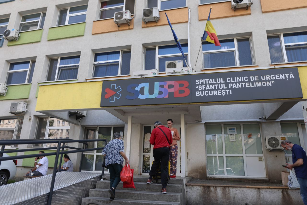 Pacienții de la Spitalul Pantelimon oxigenați manual după furt
