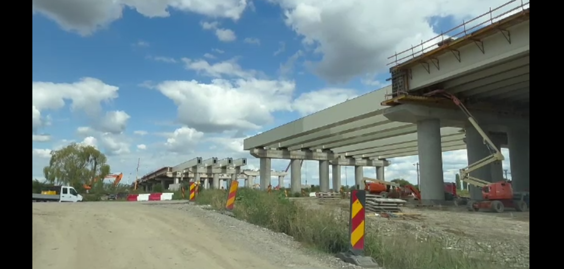 Guvernul pune în dezbatere publică ultima variantă a „taxei pe stâlp”. Proiecții de încasări de 1 miliard de lei