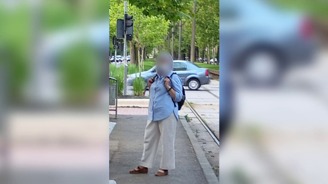 O femeie spune că a fost împinsă pe o linie de tramvai din București de o necunoscută. Agresoarea este căutată de polițiști