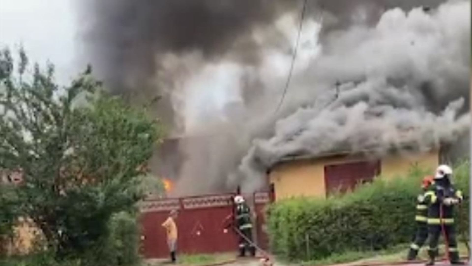 Incendiu devastator în județul Brașov. 11 oameni au rămas pe drumuri