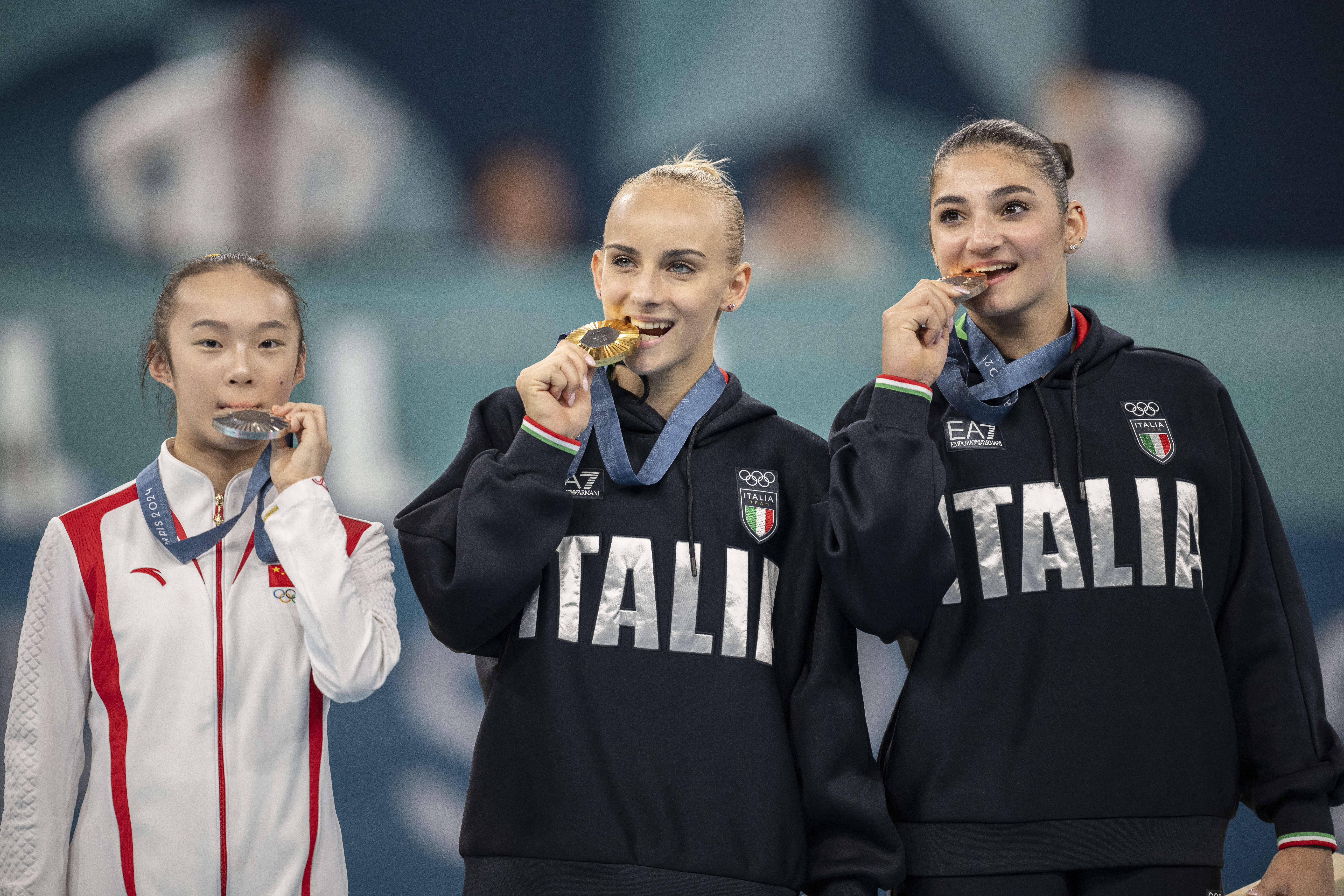 Momente memorabile la JO: De la cereri în căsătorie, la un selfie istoric şi la confuzia gimnastei Zhou Yaqin. VIDEO