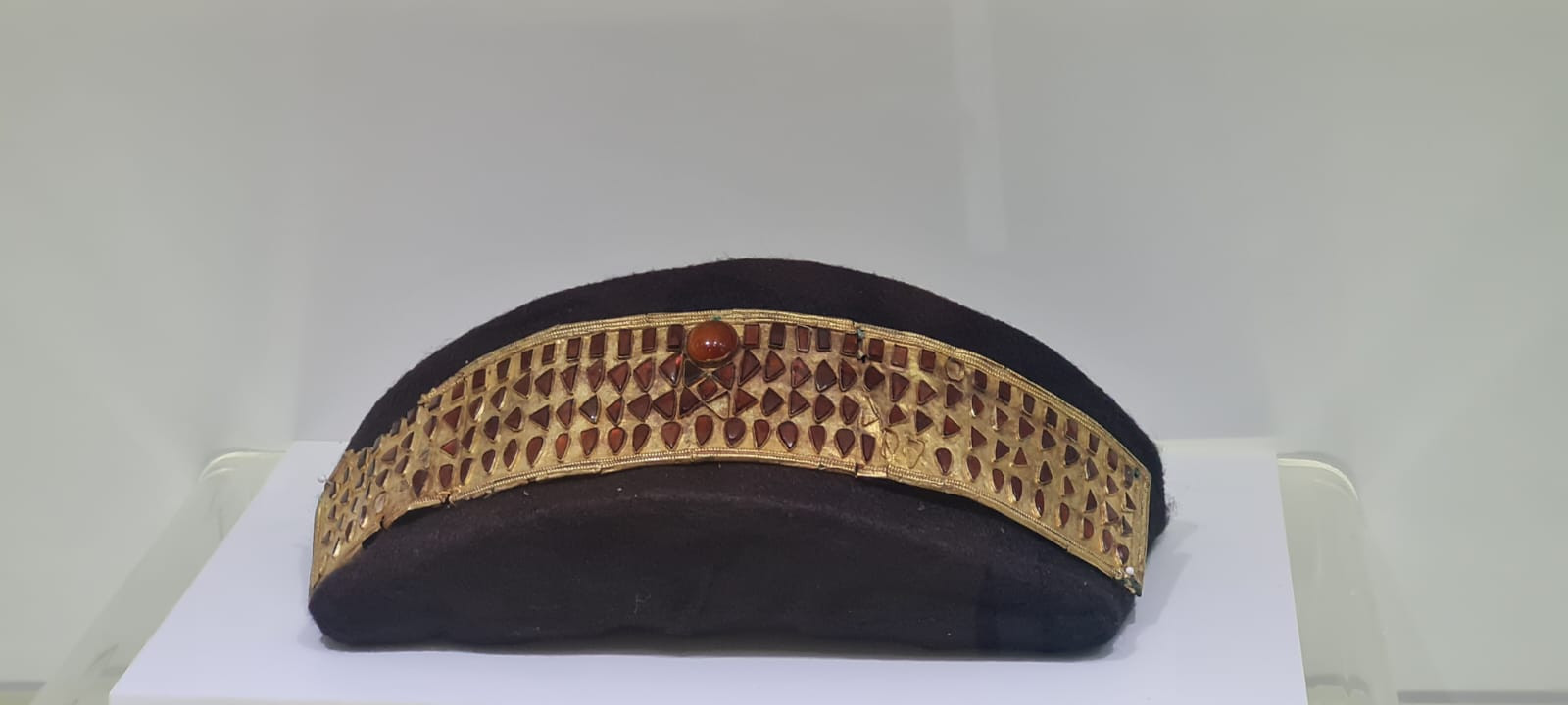 Misterul „prințesei” cu craniul alungit, descoperită în Buzău. „Ceva similar mai regăsim în Africa”