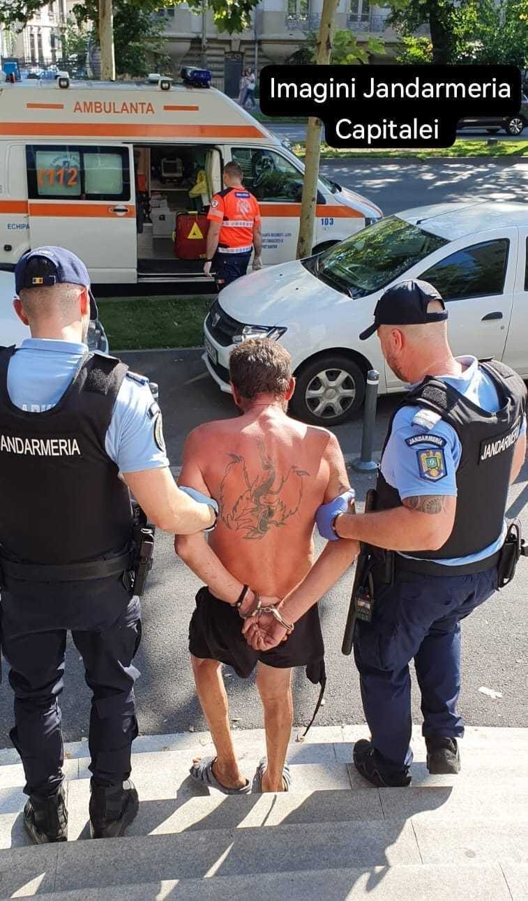 Un bărbat care avea asupra lui patru foarfeci şi o şurubelniţă ameninţa trecătorii din București. Ce s-a întâmplat
