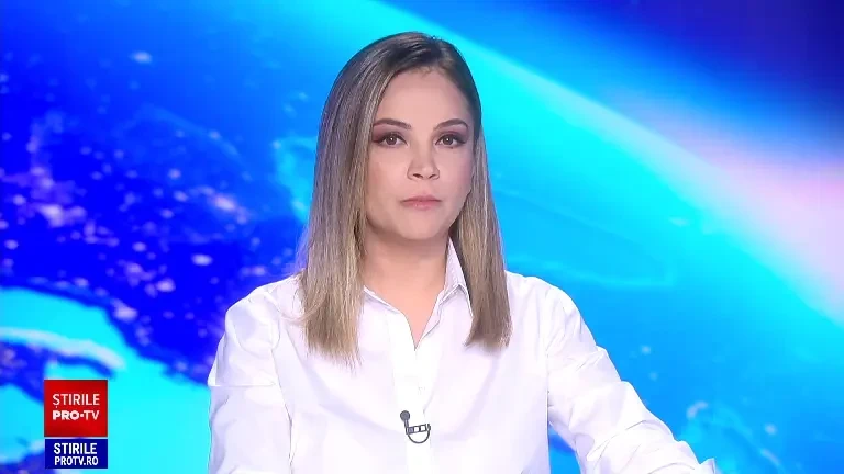 Incendiu de pădure declanșat de un ATV răsturnat. Pompierii se luptă cu flăcările de peste 24 de ore