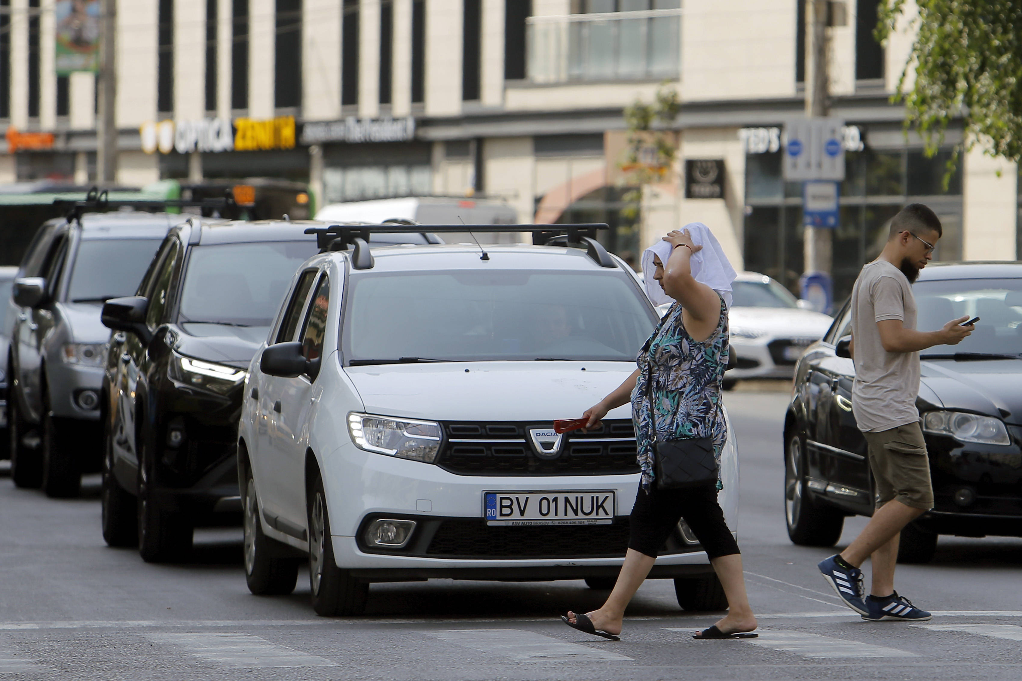 Vremea azi, 16 august. Disconfortul termic se menține în aproape toată țara. Unde va fi cel mai răcoare