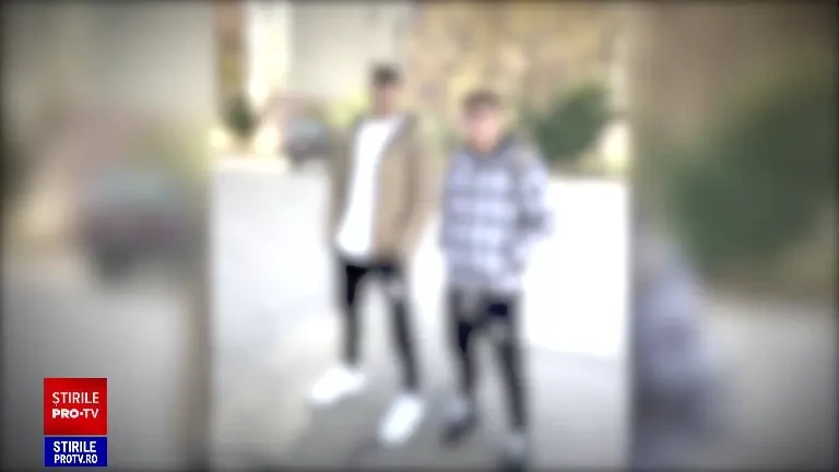 ANIMAȚIE. Cum s-a produs accidentul în care au murit 2 prieteni, striviți în mașină, în Mehedinți. Șoferul era începător