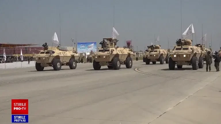 Talibanii au sărbătorit 3 ani de când s-au întors la putere în Afganistan cu o paradă la o fostă bază militară SUA
