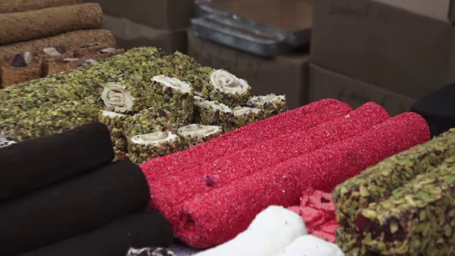 Festivalul Anatolian a adus mâncarea tradițională turcească în Parcul Expoziției Iași. „Jeleuri, dulciuri, baclava cu fistic”