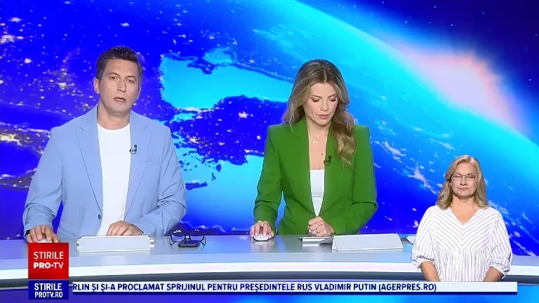 Arde pădurea la Băile Olănești. De două zile pompierii încearcă să stingă flăcările. A fost trimis un elicopter Black Hawk