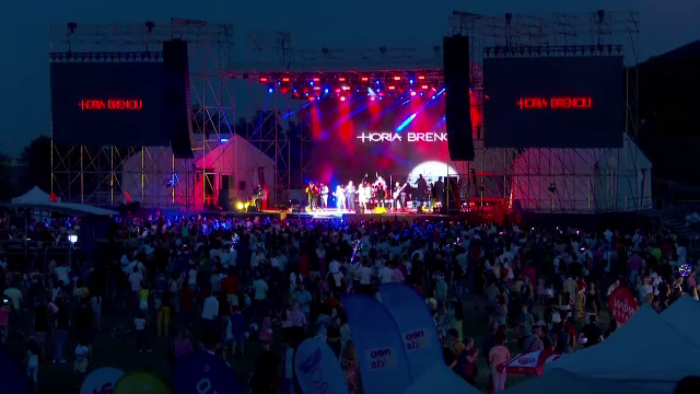 Festivalul INIMO din Iași a ajuns la final. Spectatorii s-au bucurat de muzică și au cântat împreună cu Horia Brenciu