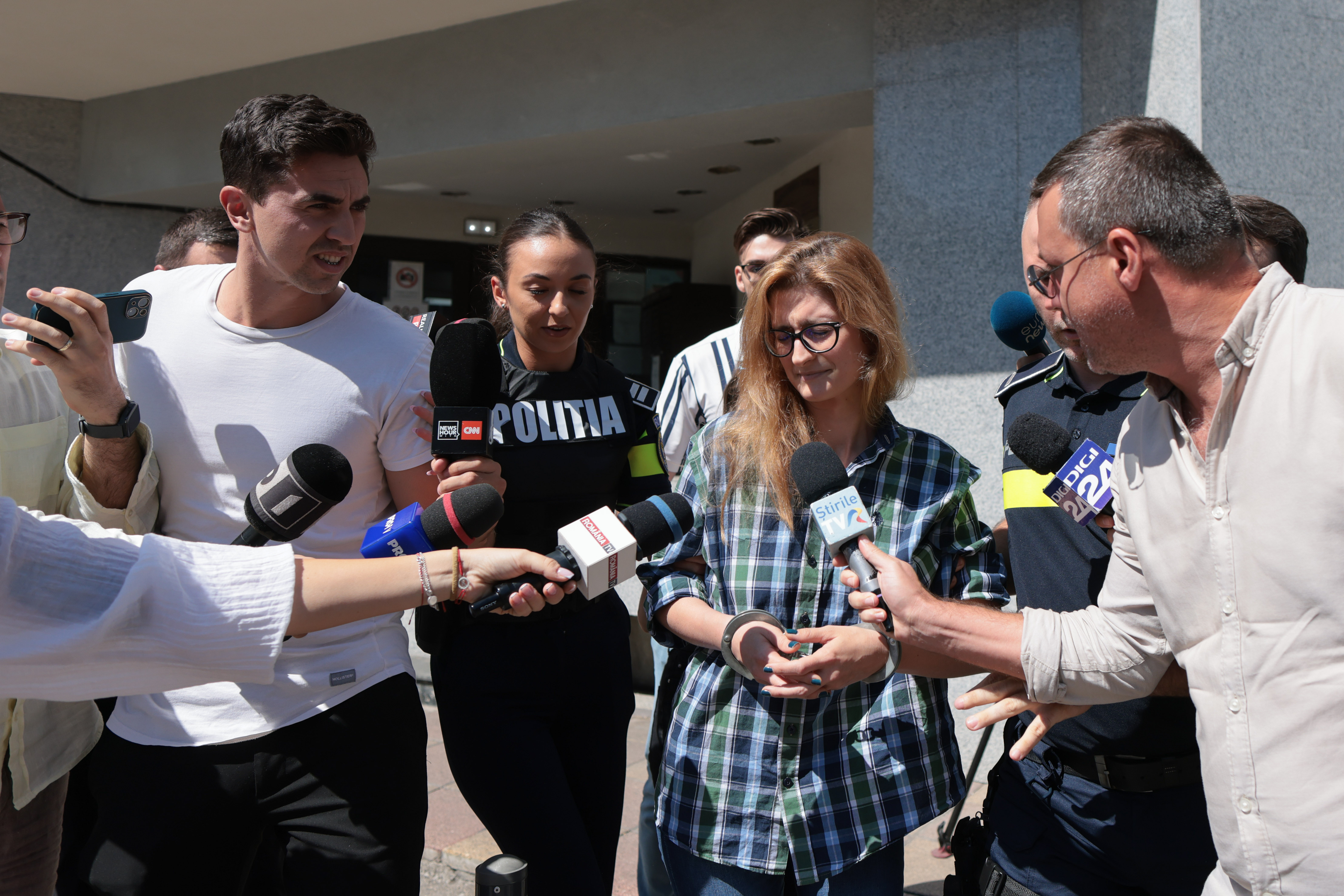 Doctorița poreclită „doamna cu coasa” de la Spitalul Pantelimon a fost dusă la Parchet pentru o percheziţie informatică