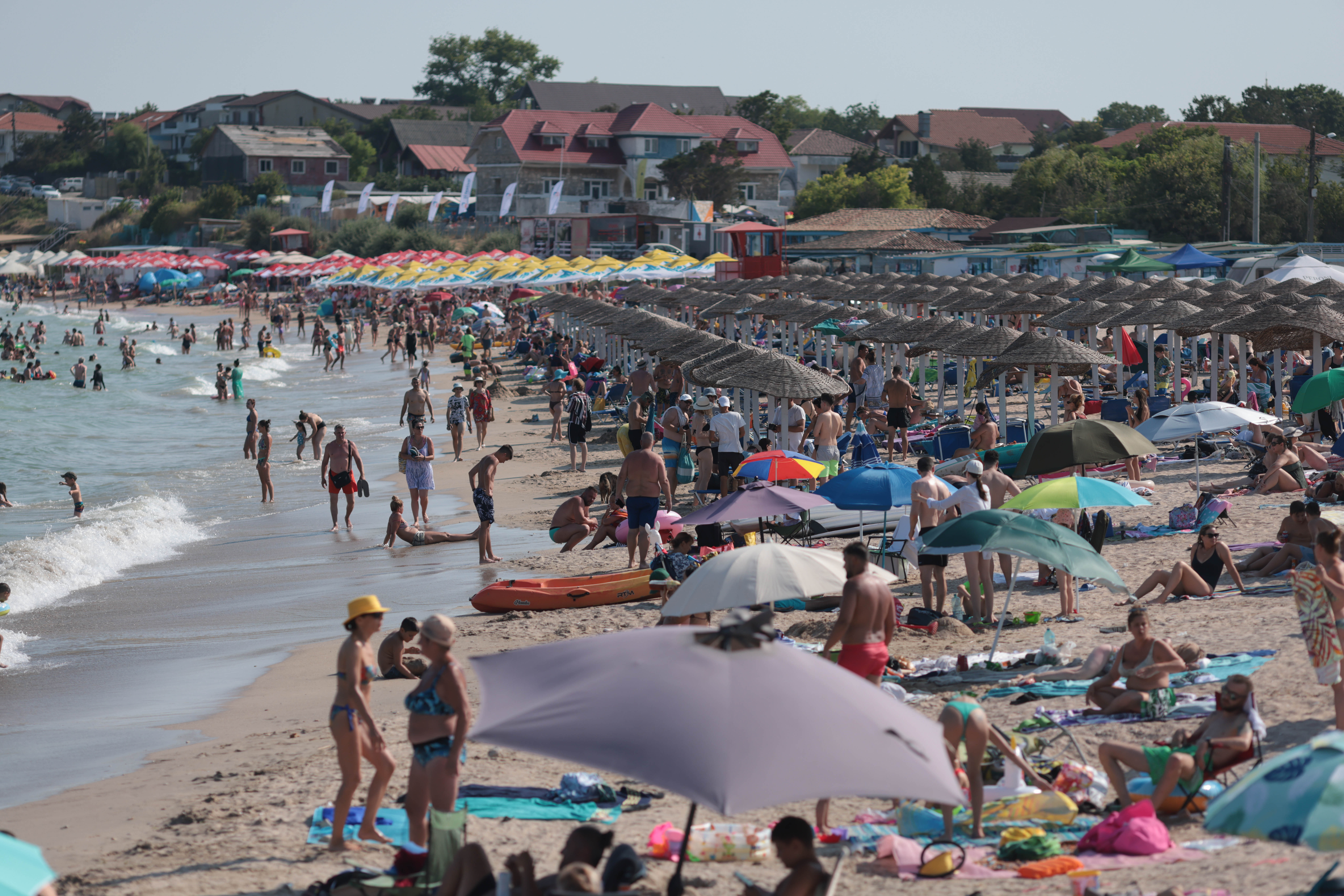 Cea mai reușită vacanță de Sfânta Maria pe litoral din ultimii ani. Câți bani „au spart”, la mare, cei 250.000 de turiști