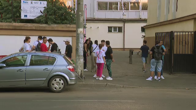 Răspunsul sincer al unui tânăr care vrea să renunțe la BAC: „Am și planul B: Samsar auto de mașini”