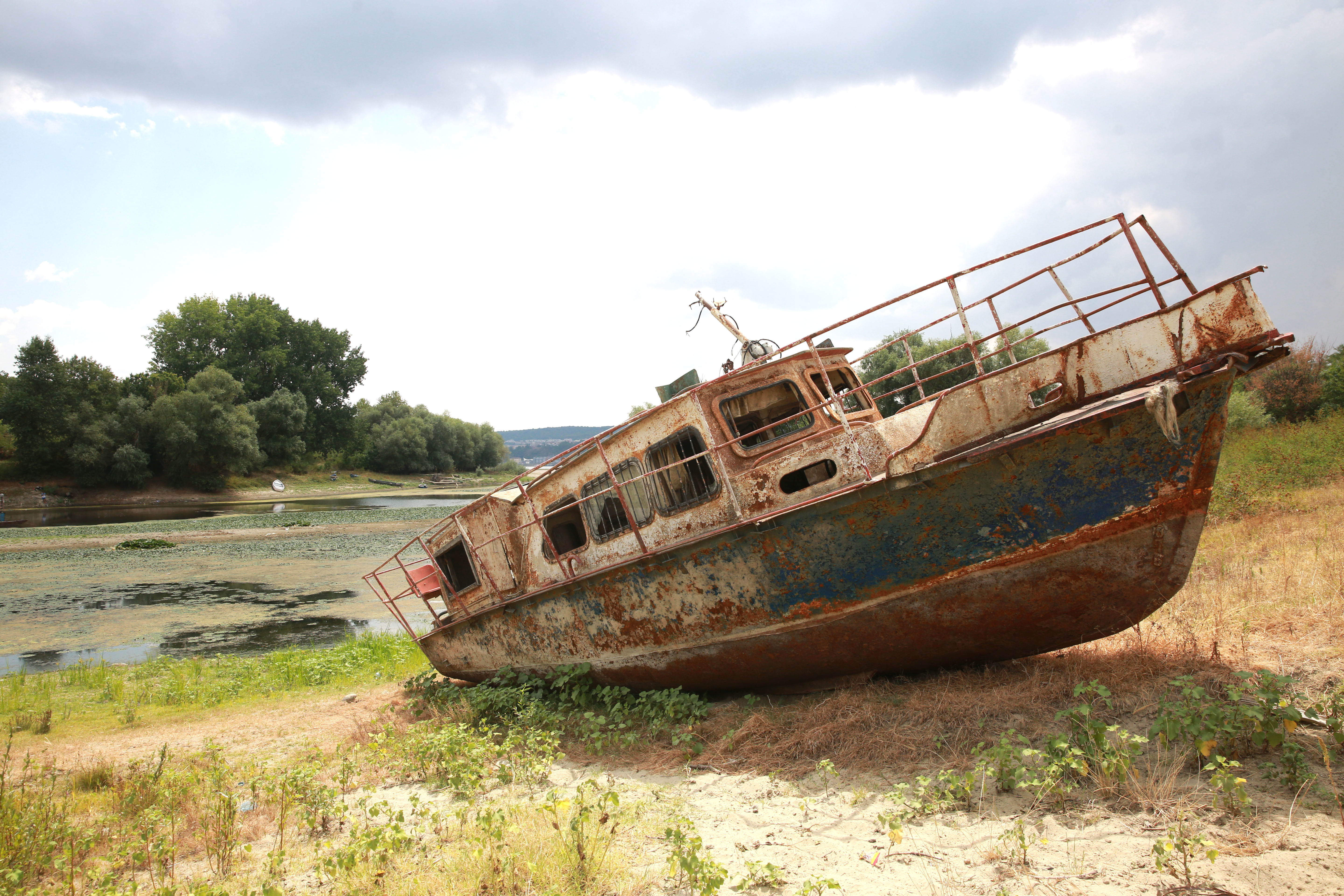 Zonele din România unde sunt probleme cu apa. Sunt restricții în peste 600 de localități, din cauza secetei