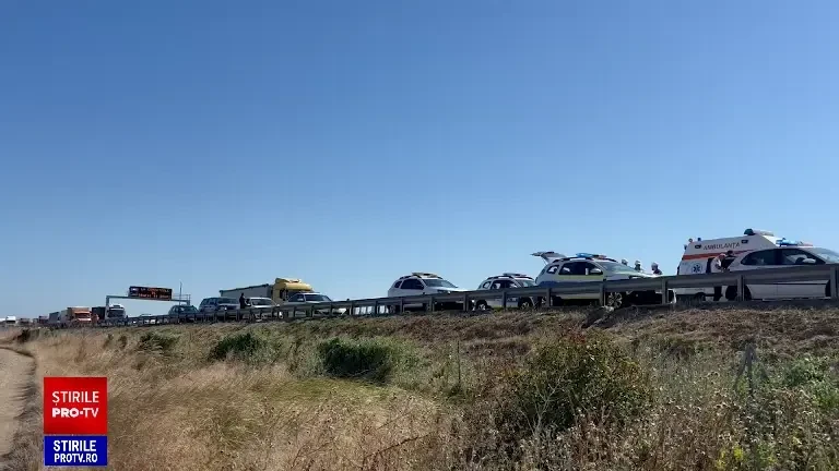Accident grav în județul Constanța, pe autostrada A4. Planul Roșu, activat după ce un microbuz și un TIR s-au lovit