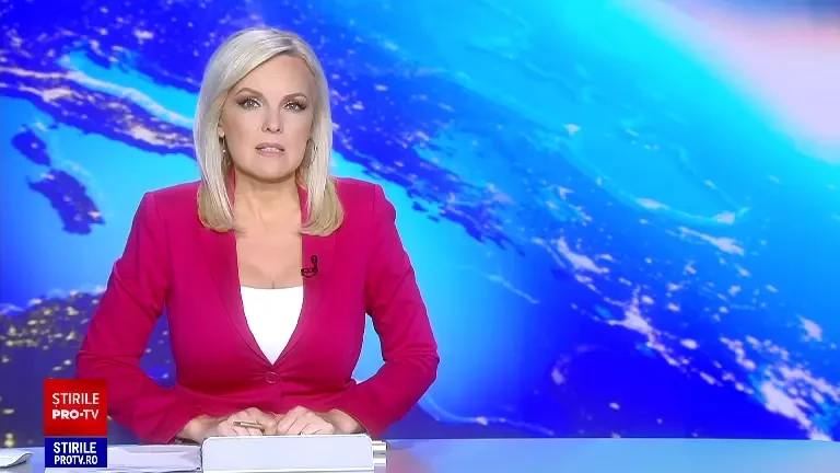 Moda din perioada comunistă, revoluționată de Alain Delon. Reacția artisului când a aflat că un palton îi poartă numele