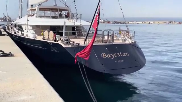 Imagini bizare: superyacht-ul ”nescufundabil” s-a scufundat în 60 de secunde. 6 morți, fiica miliardarului, de negăsit VIDEO