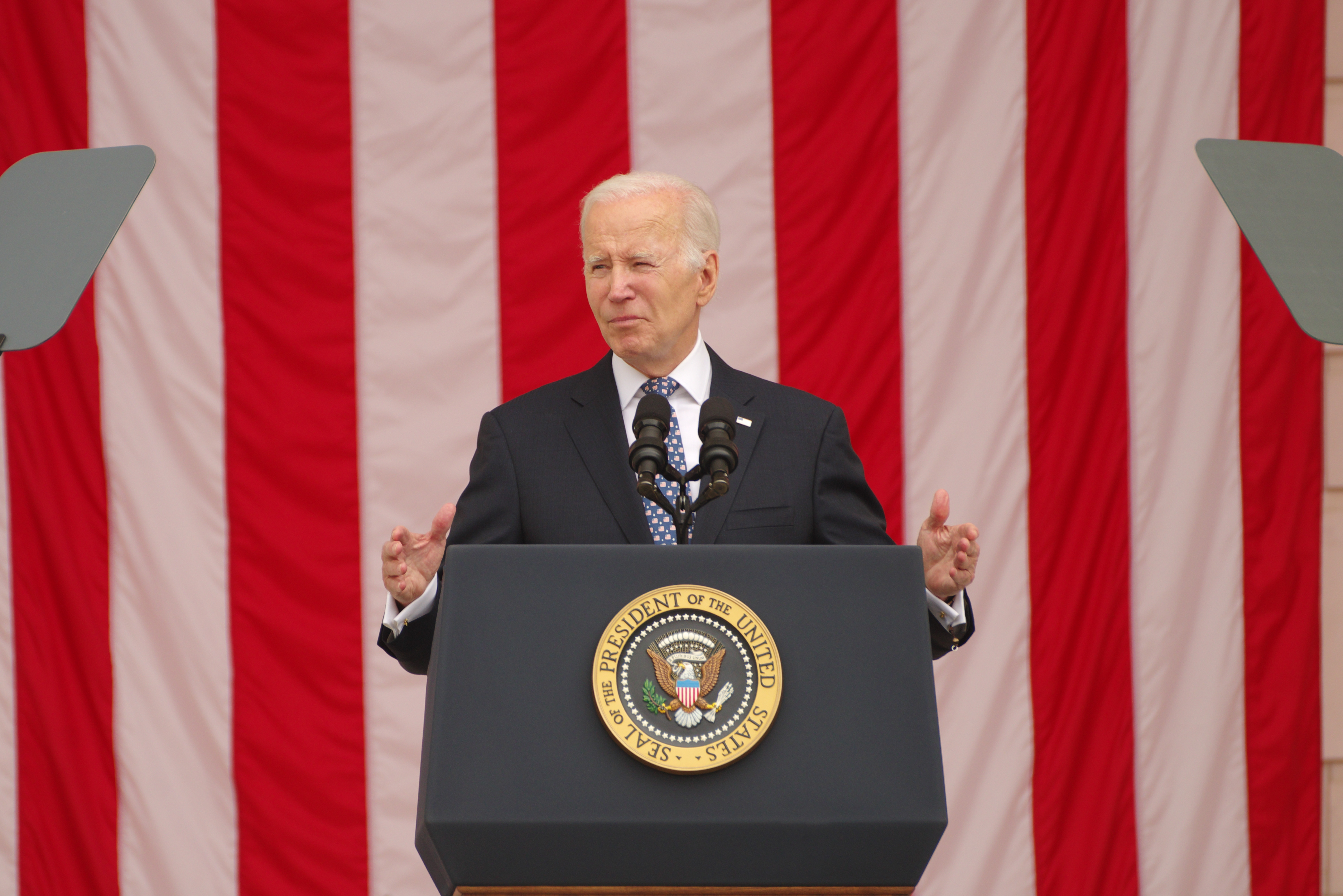 În timp ce Rusia amenință cu un război total, SUA nu au în vedere să anunţe o nouă politică legată de Ucraina