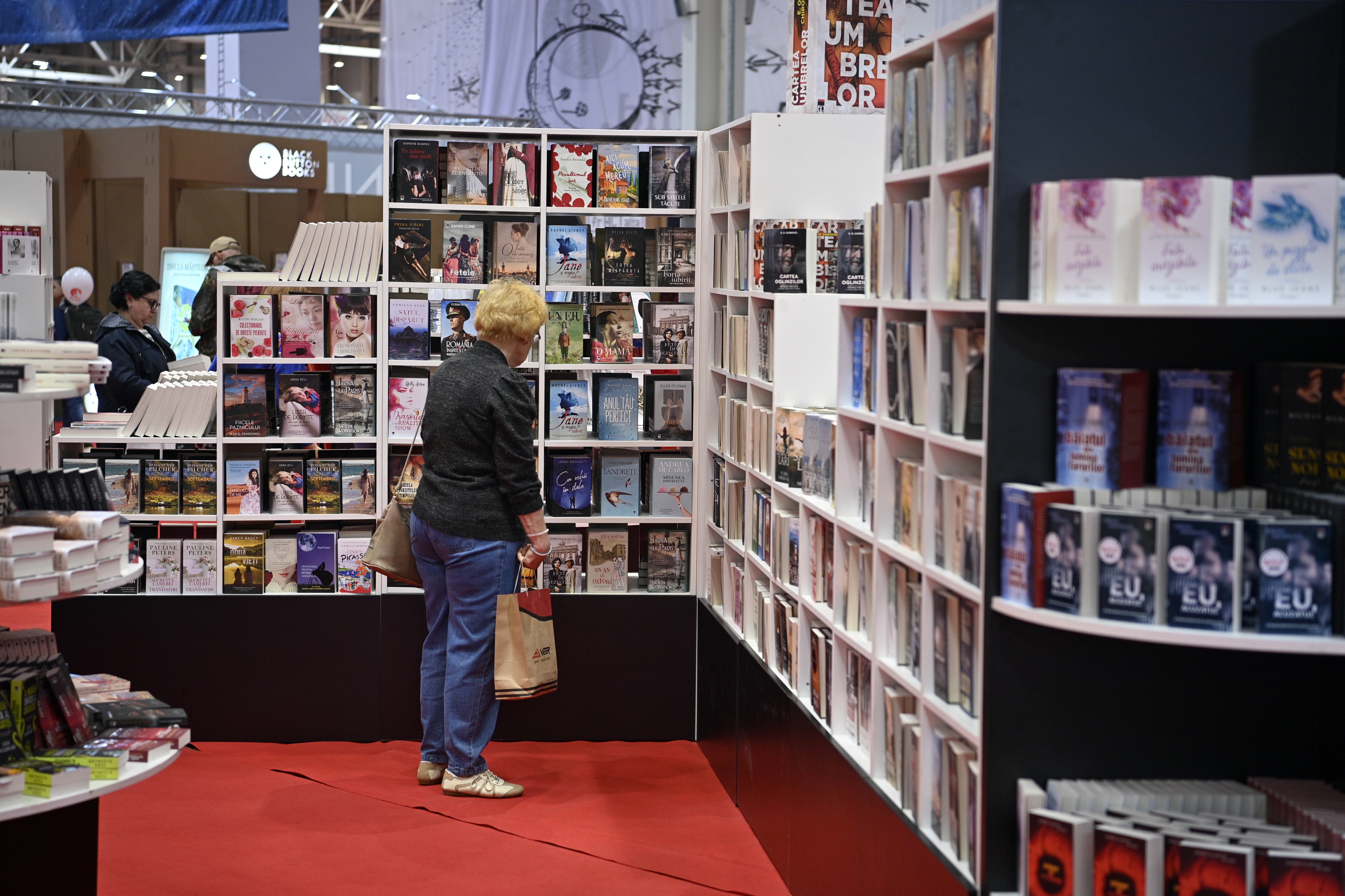 Val de proteste după amenzile uriașe date de Consiliul Concurenței furnizorilor de carte: Ne adresăm instanțelor de judecată