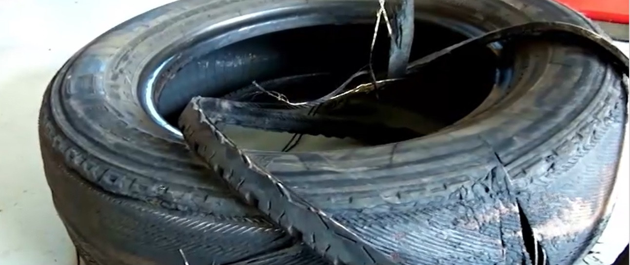 Medicii din Iași au reușit să îi salveze picioarele tânărului rănit grav într-un service auto, de explozia unei anvelope