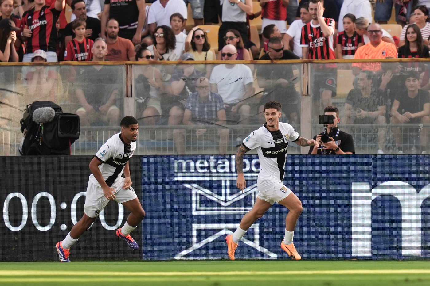 Dennis Man a marcat în poarta Milanului, iar Parma a obținut un succes istoric | VIDEO