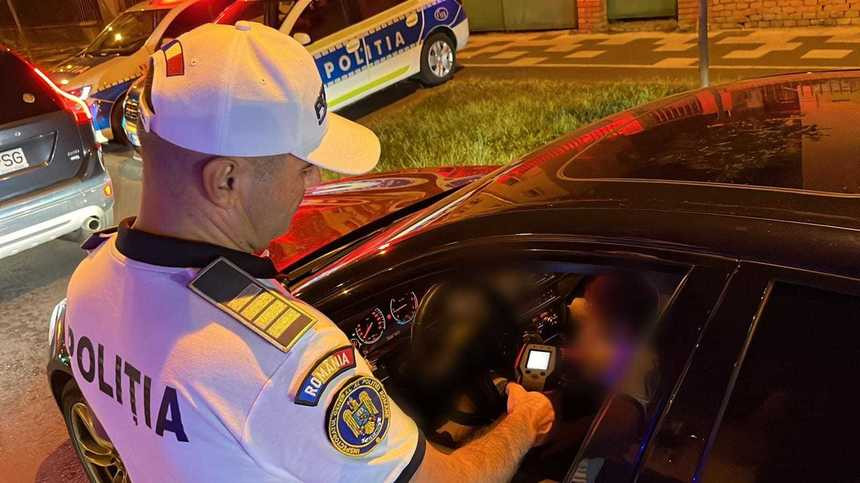 Fugă eșuată în Timișoara. Un șofer băut care și-a abandonat mașina a fost prins de poliție