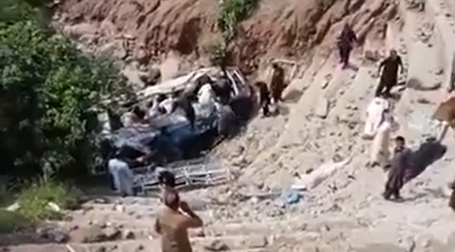 Sfârșit înfiorător pentru zeci de persoane aflate în două autobuze. Bieții oameni nu au avut nicio șansă | VIDEO