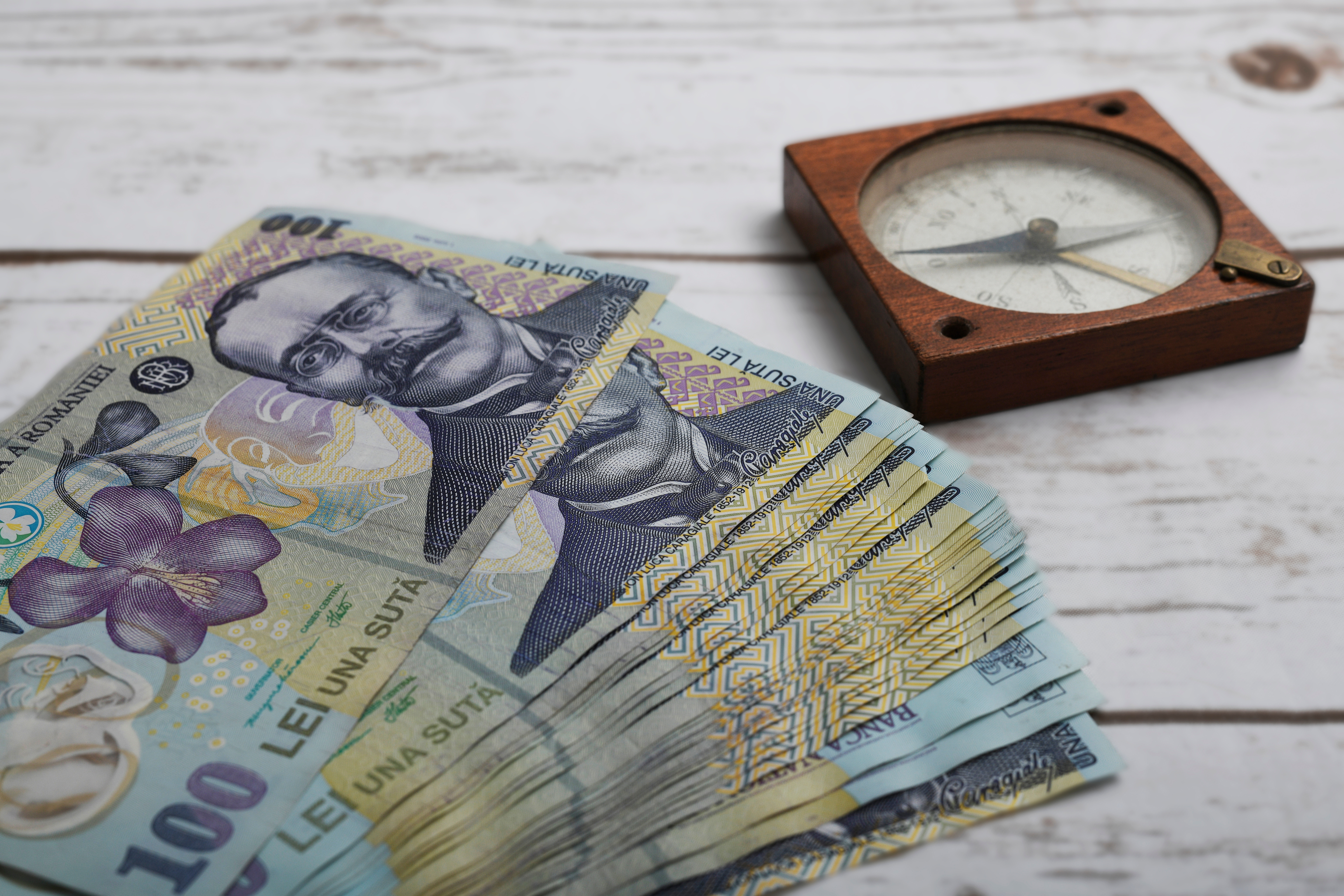 Deficitul bugetar a urcat la 4,02% din PIB după primele şapte luni ale anului