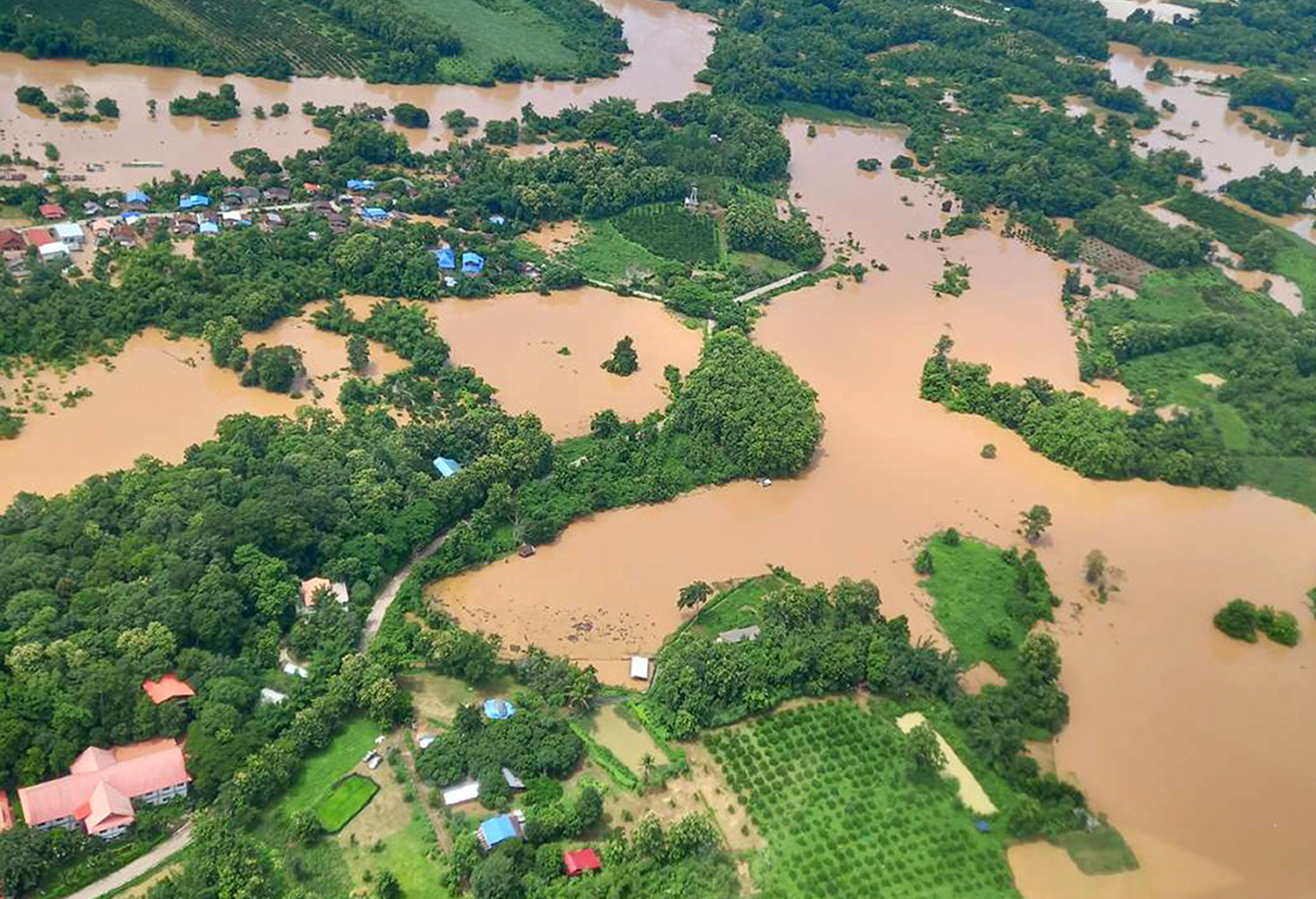 22 de oameni au murit în Thailanda, inclusiv doi turişti, în urma inundaţiilor provocate de ploi torenţiale